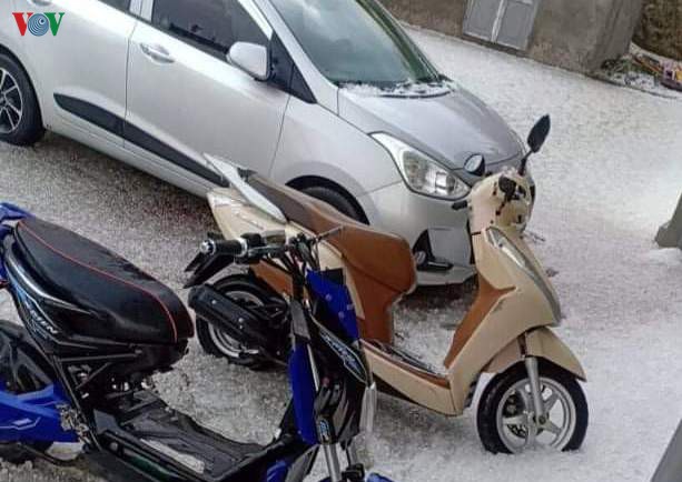 anh: mua da trang nhu tuyet phu kin mat dat o lai chau hinh 9