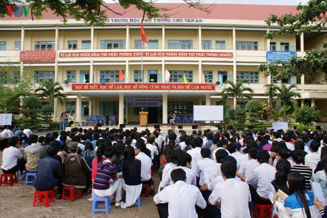 dak lak kiem tra, xu ly truong day sai khung chuong trinh va thu tien hoc sinh hinh 1