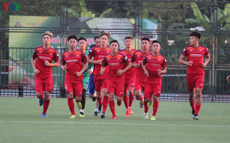 tien ve hagl khoe kieu toc ca tinh tren san tap u22 viet nam hinh 8