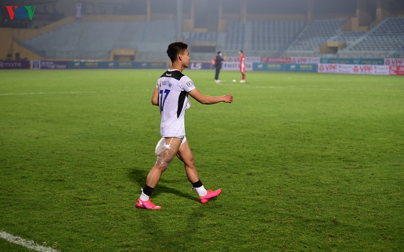 van toan, van thanh "bam dap" sau tran dau nay lua giua viettel va hagl hinh 10
