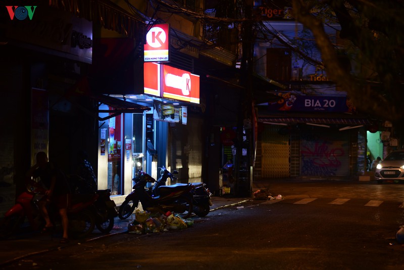 "kinh te dem" pho co ha noi ngung hoat dong, phong chong dich covid-19 hinh 15