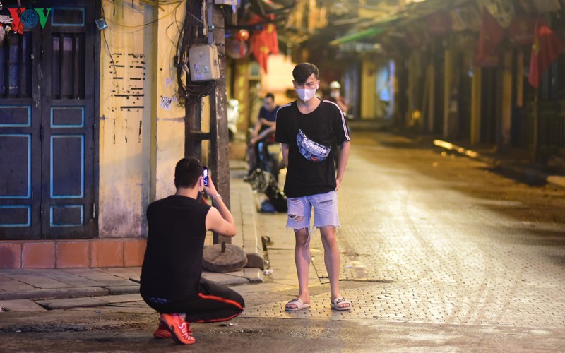 "kinh te dem" pho co ha noi ngung hoat dong, phong chong dich covid-19 hinh 6