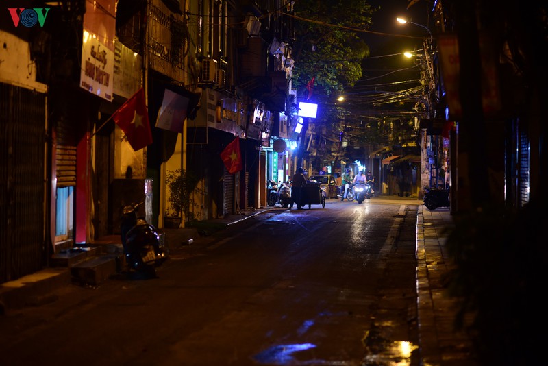 "kinh te dem" pho co ha noi ngung hoat dong, phong chong dich covid-19 hinh 13