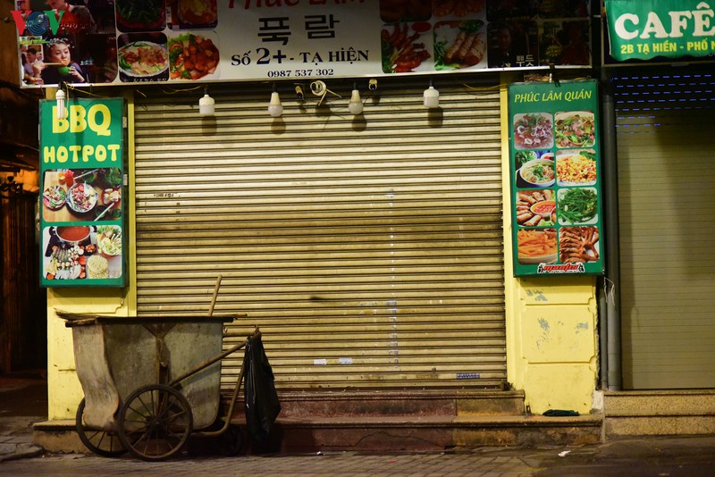 nhung nguoi lang le giu gin ha noi sach dep trong mua dich covid-19 hinh 2