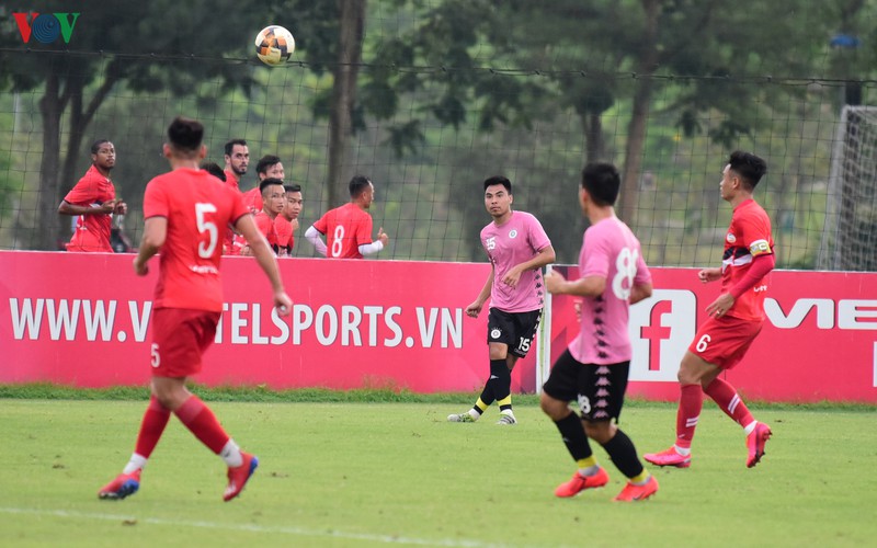 van quyet toa sang trong tran dau dang do cua ha noi fc va viettel hinh 4