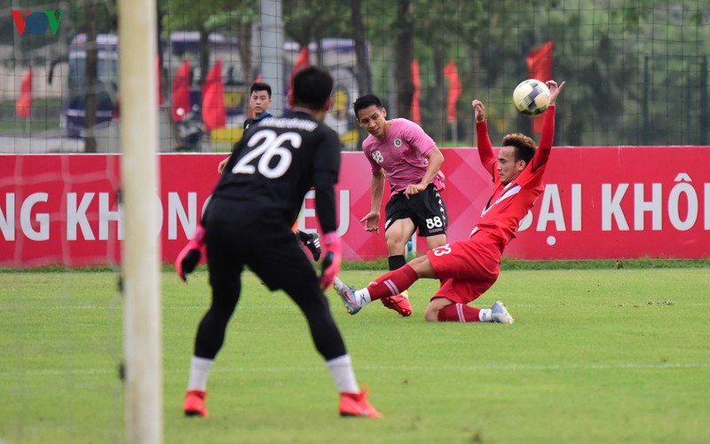 van quyet toa sang trong tran dau dang do cua ha noi fc va viettel hinh 5