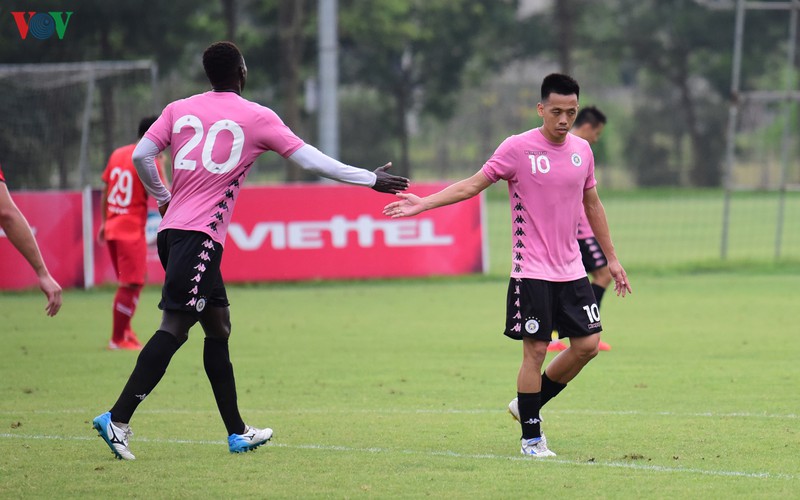 van quyet toa sang trong tran dau dang do cua ha noi fc va viettel hinh 7