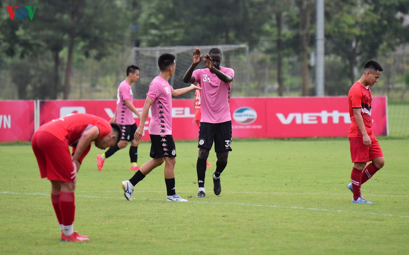 van quyet toa sang trong tran dau dang do cua ha noi fc va viettel hinh 8