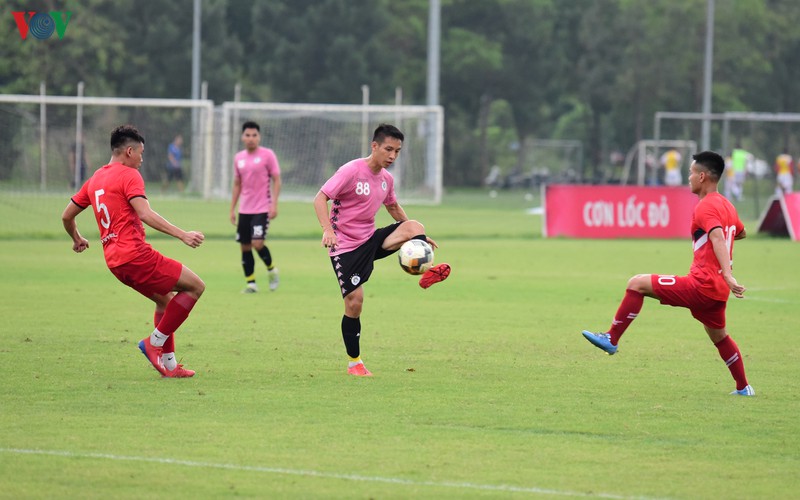 van quyet toa sang trong tran dau dang do cua ha noi fc va viettel hinh 10
