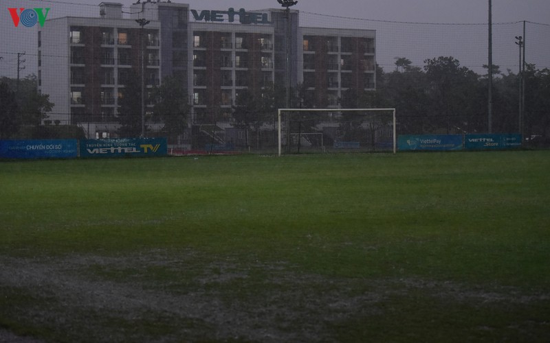 van quyet toa sang trong tran dau dang do cua ha noi fc va viettel hinh 9