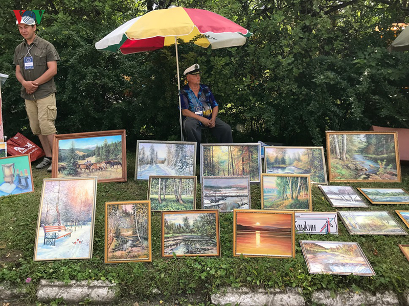 doc dao festival dieu khac va vu khi dao trang tri tai nga hinh 3
