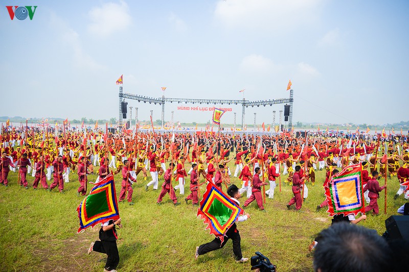 hang van du khach toi le khai hoi mua thu con son kiep bac 2019 hinh 3