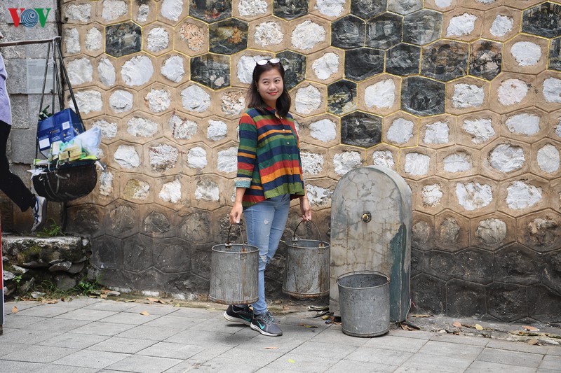 tai hien hoat canh tiep quan thu do tai pho bich hoa phung hung hinh 16