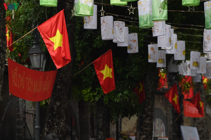 tai hien hoat canh tiep quan thu do tai pho bich hoa phung hung hinh 10