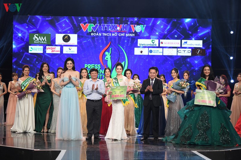 pham ngoc ha my tro thanh hoa khoi press green beauty 2019 hinh 7
