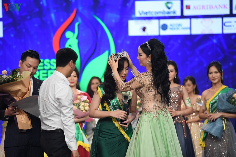 pham ngoc ha my tro thanh hoa khoi press green beauty 2019 hinh 2
