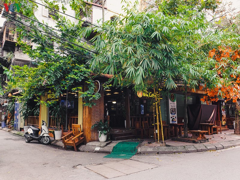 hinh anh vang ve, am dam tai cac quan cafe dip cuoi tuan vi covid-19 hinh 3