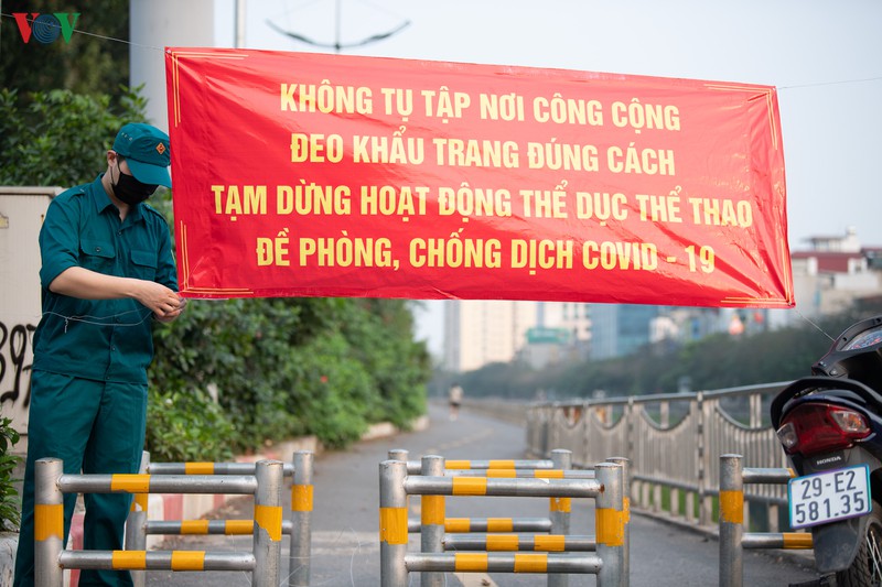 cong an tang cuong nhac nho nguoi dan di tap the duc ven song to lich hinh 2