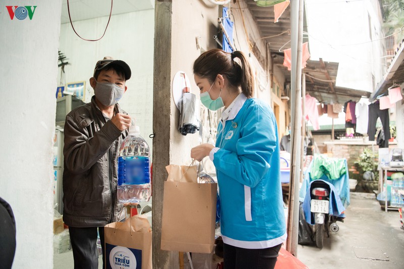 huyen my deo khau trang di tu thien, thu nhan tang can vi an qua nhieu hinh 15