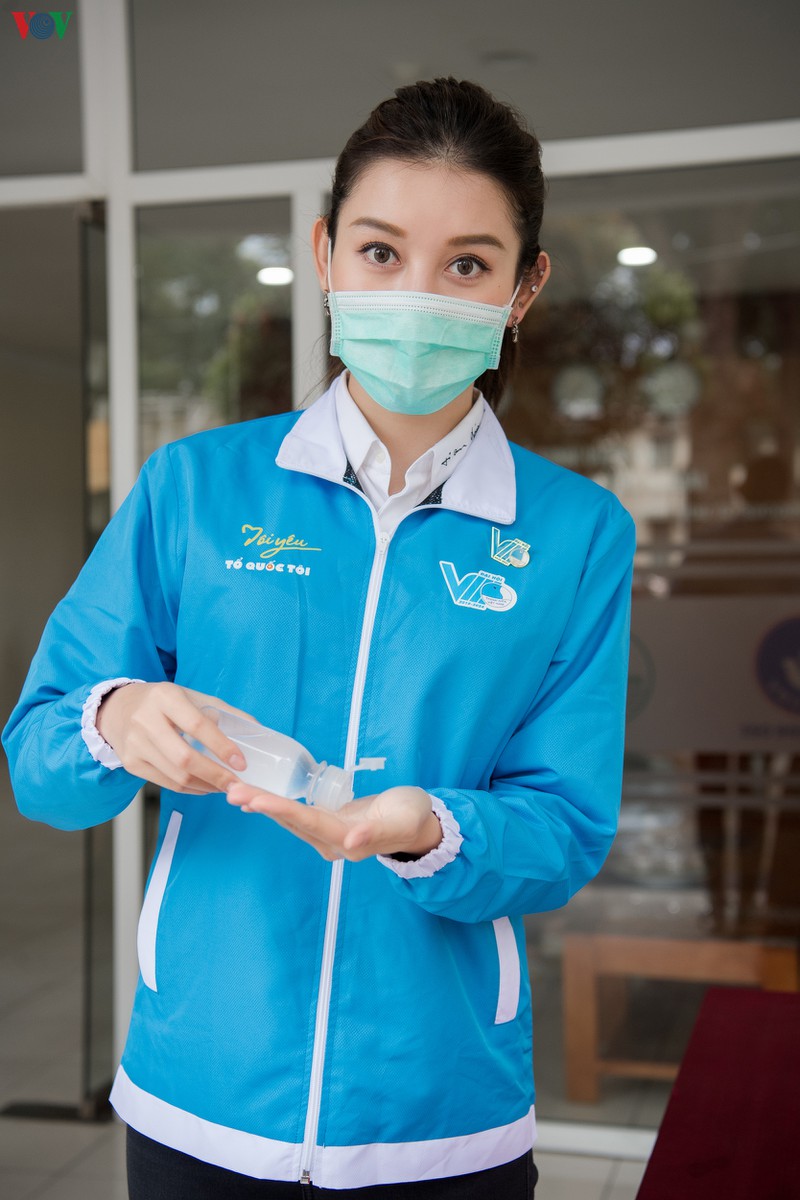 huyen my deo khau trang di tu thien, thu nhan tang can vi an qua nhieu hinh 4