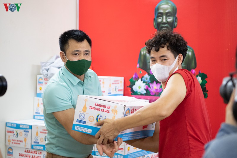 xuan bac, tu long keu goi ung ho thuc pham cho nguoi ngheo ha noi hinh 3