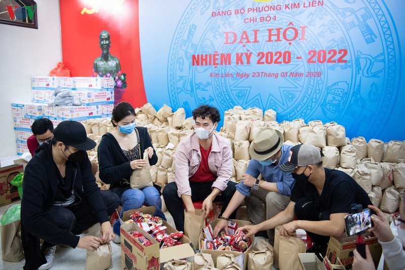 xuan bac, tu long keu goi ung ho thuc pham cho nguoi ngheo ha noi hinh 1