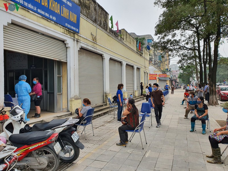 chong dich covid-19: cho dau moi phia nam ha noi van dong duc trong ngay cuoi tuan  hinh 13