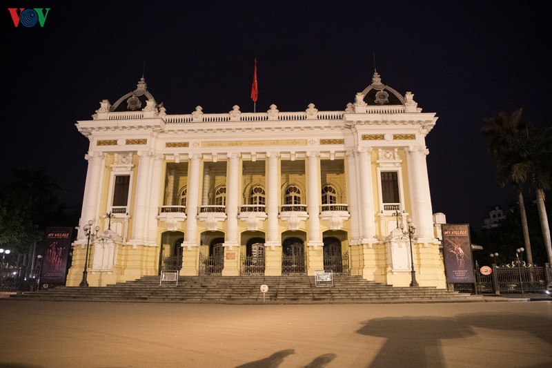 ha noi tinh lang trong toi truoc khi noi long gian cach xa hoi hinh 6