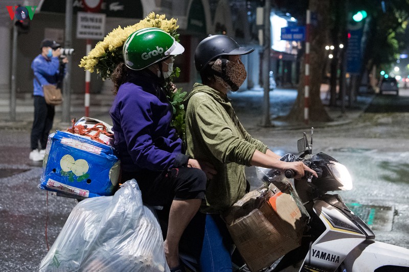 ha noi tinh lang trong toi truoc khi noi long gian cach xa hoi hinh 11