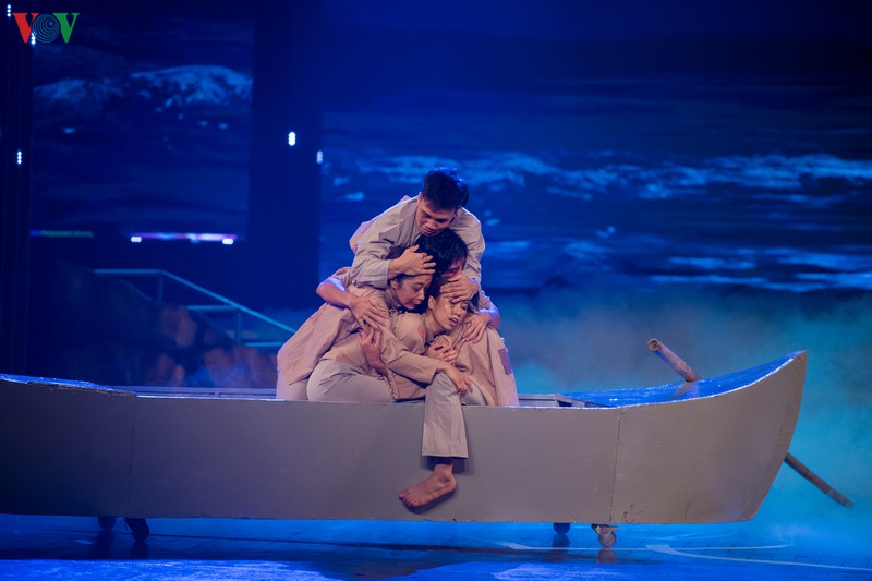 toan canh le trao giai thuong sang tac ve chu de hoc tap, lam theo bac ho hinh 15