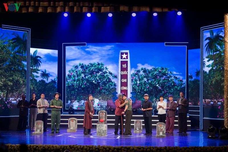 toan canh le trao giai thuong sang tac ve chu de hoc tap, lam theo bac ho hinh 16