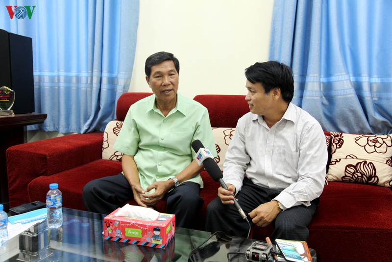nguoi dua bai hat "bac ho mot tinh yeu bao la" den voi thinh gia lao hinh 1