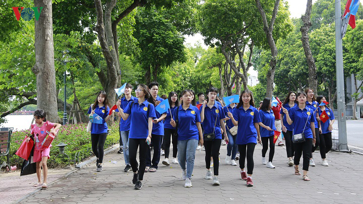 le hoi duong pho ha noi: tung bung va dam sac mau truyen thong hinh 15