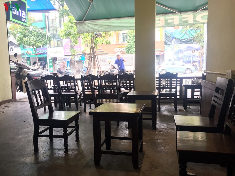 lo ngai dich covid 19, nhieu hang quan o ha noi e am, vang khach hinh 2