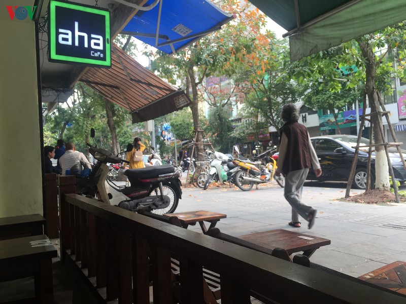 lo ngai dich covid 19, nhieu hang quan o ha noi e am, vang khach hinh 6