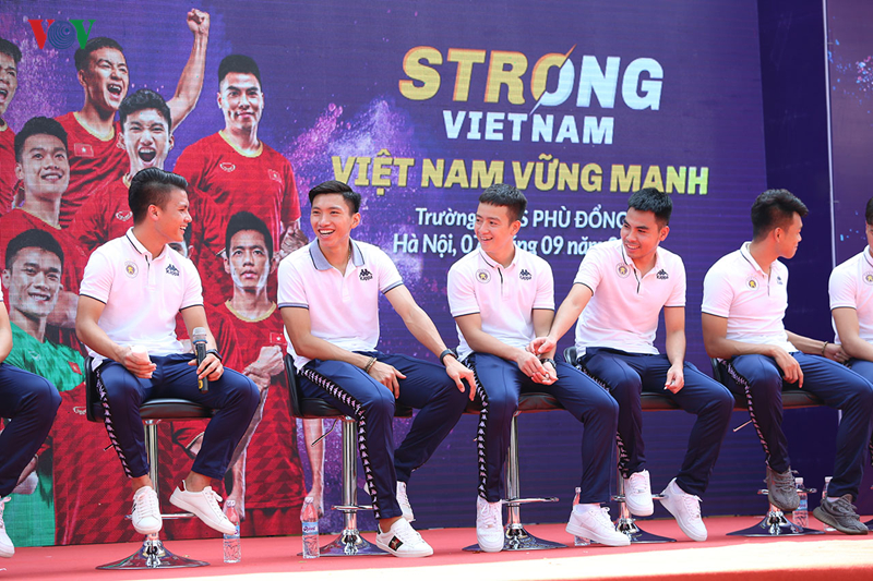 dan sao ha noi fc rang ro trong ngay lam dai su strong vietnam  hinh 18