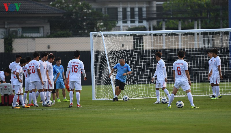 thay park gap rieng hoang duc, pho dien ky thuat dieu luyen o san tap hinh 7