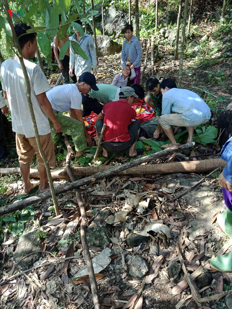 di boc que bi sat lo da, 4 nguoi thuong vong hinh 3