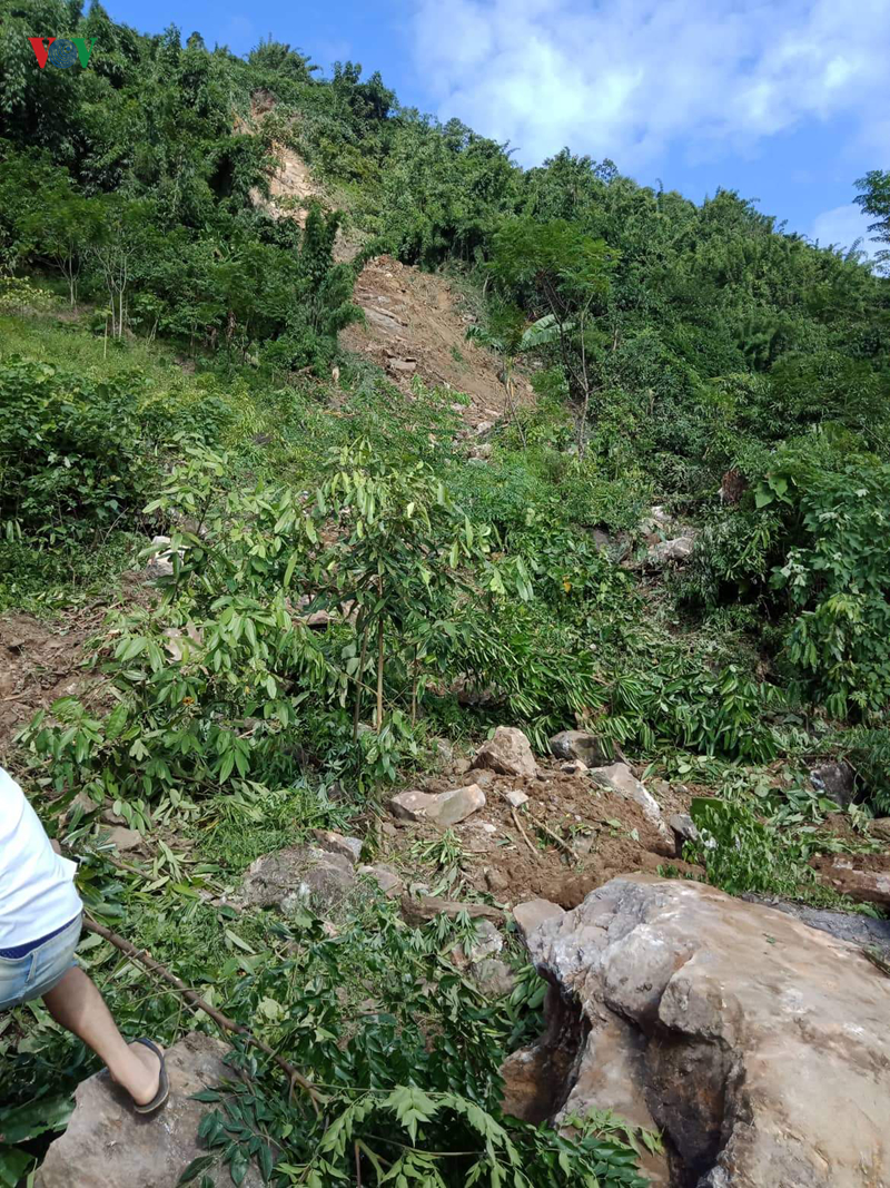di boc que bi sat lo da, 4 nguoi thuong vong hinh 4
