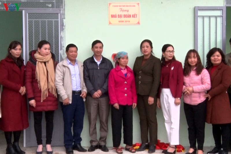 xuan am long dan ngheo trong nhung ngoi nha dai doan ket hinh 1