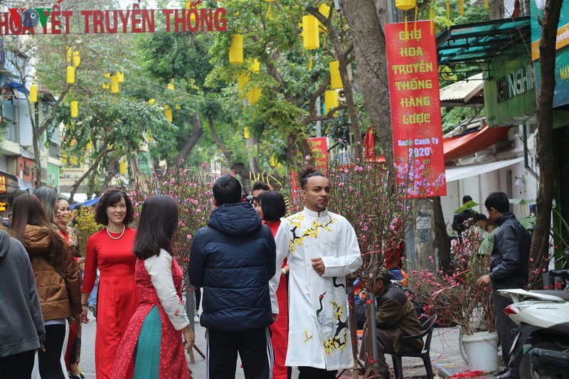 sac xuan tren pho phuong ha noi hinh 2