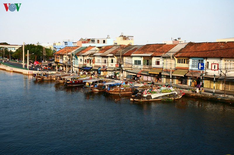 ben cu binh dong hinh 2