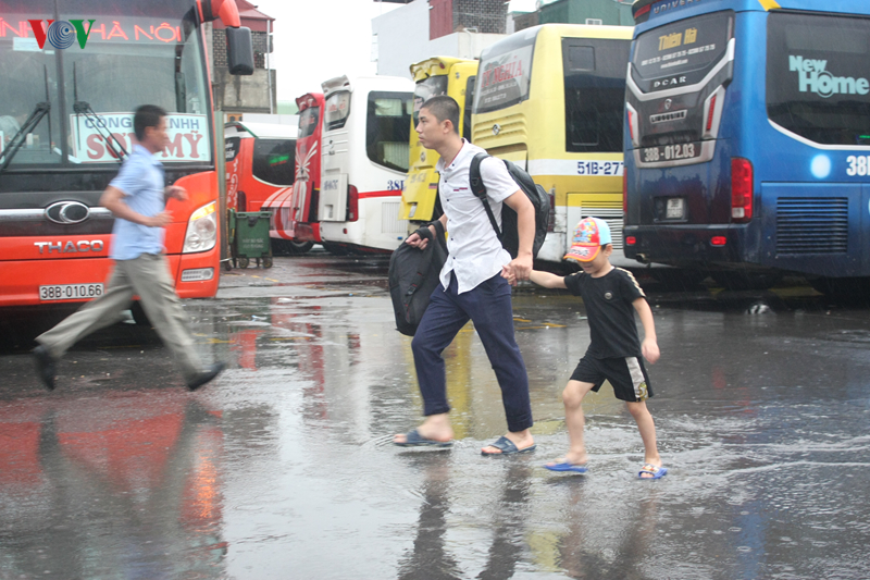 hinh anh nguoi dan chat vat ve que nghi le quoc khanh hinh 10
