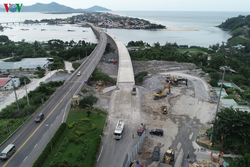 phut giay "nghet  tho" khi khoan thong 6,2 km ham hai van hinh 8