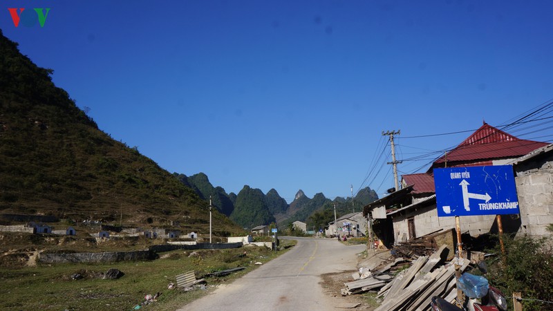 doc dao cho phien cua nguoi tay-nung o thong hue, cao bang hinh 1