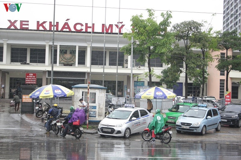 lai xe taxi, xe om cong nghe khau trang kin mit "xuong duong" sau cach ly hinh 1