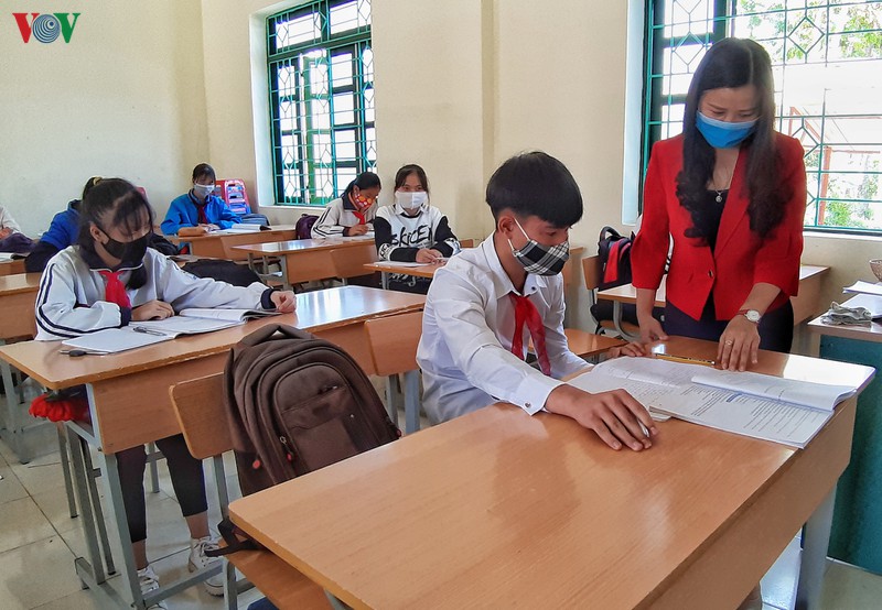 gian, giam hoc sinh tranh dich, ap luc giao vien va noi lo o dien bien hinh 2