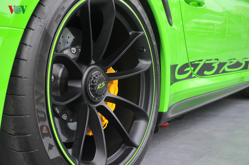 kham pha porsche 911 gt3 rs mau xanh lizard green "doc" nhat viet nam hinh 16