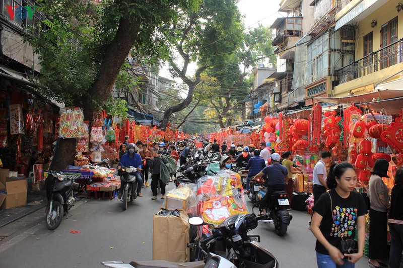 pho hang ma ruc ro sac do nhung ngay giap tet hinh 1