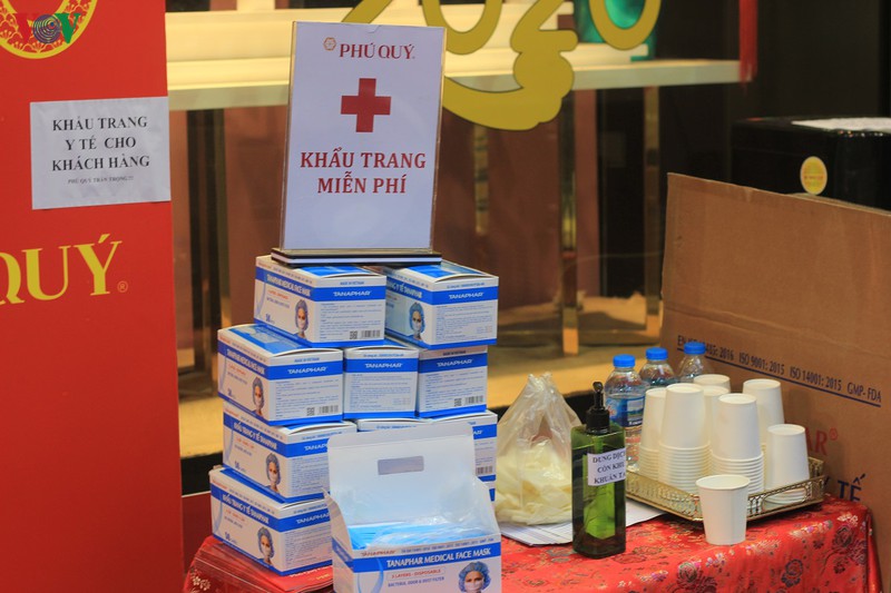 nguoi dan thu do kin mit khau trang truoc dich virus corona hinh 2